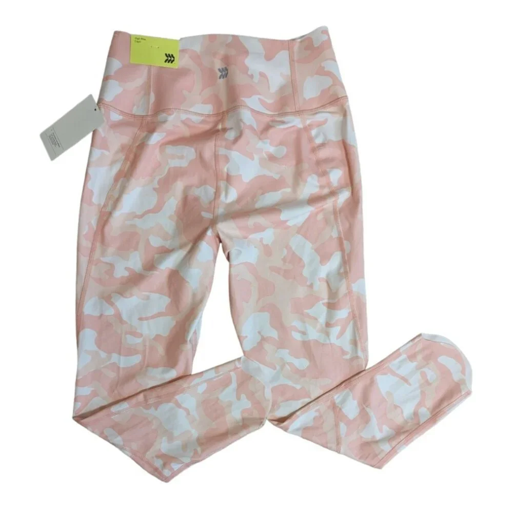 All in Motion Girls Peach Camo High Rise Capri Leggings XL